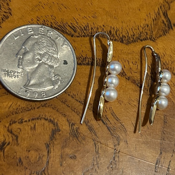 14Kt Gold Freshwater Pearls Ear Climber Crawler Earrings - Picture 8 of 8